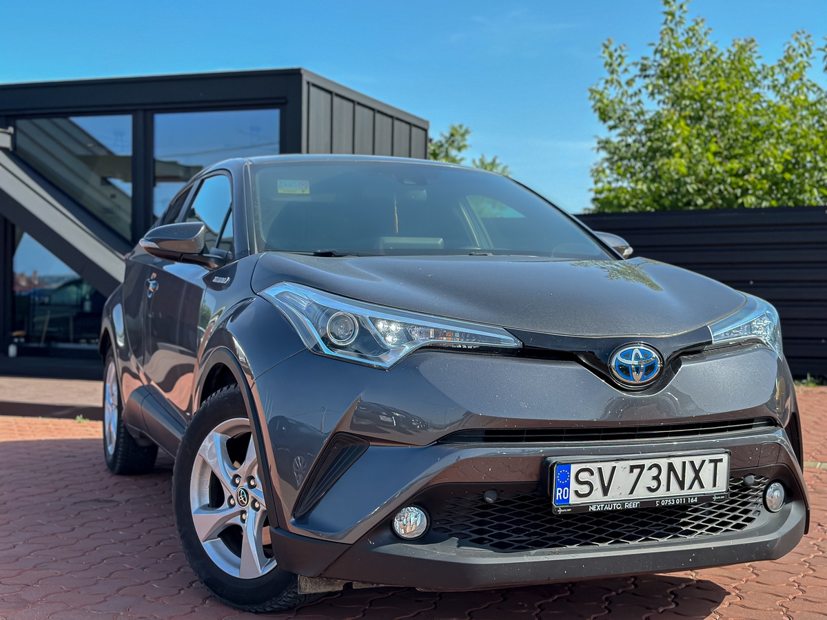 TOYOTA C-HR HYBRID